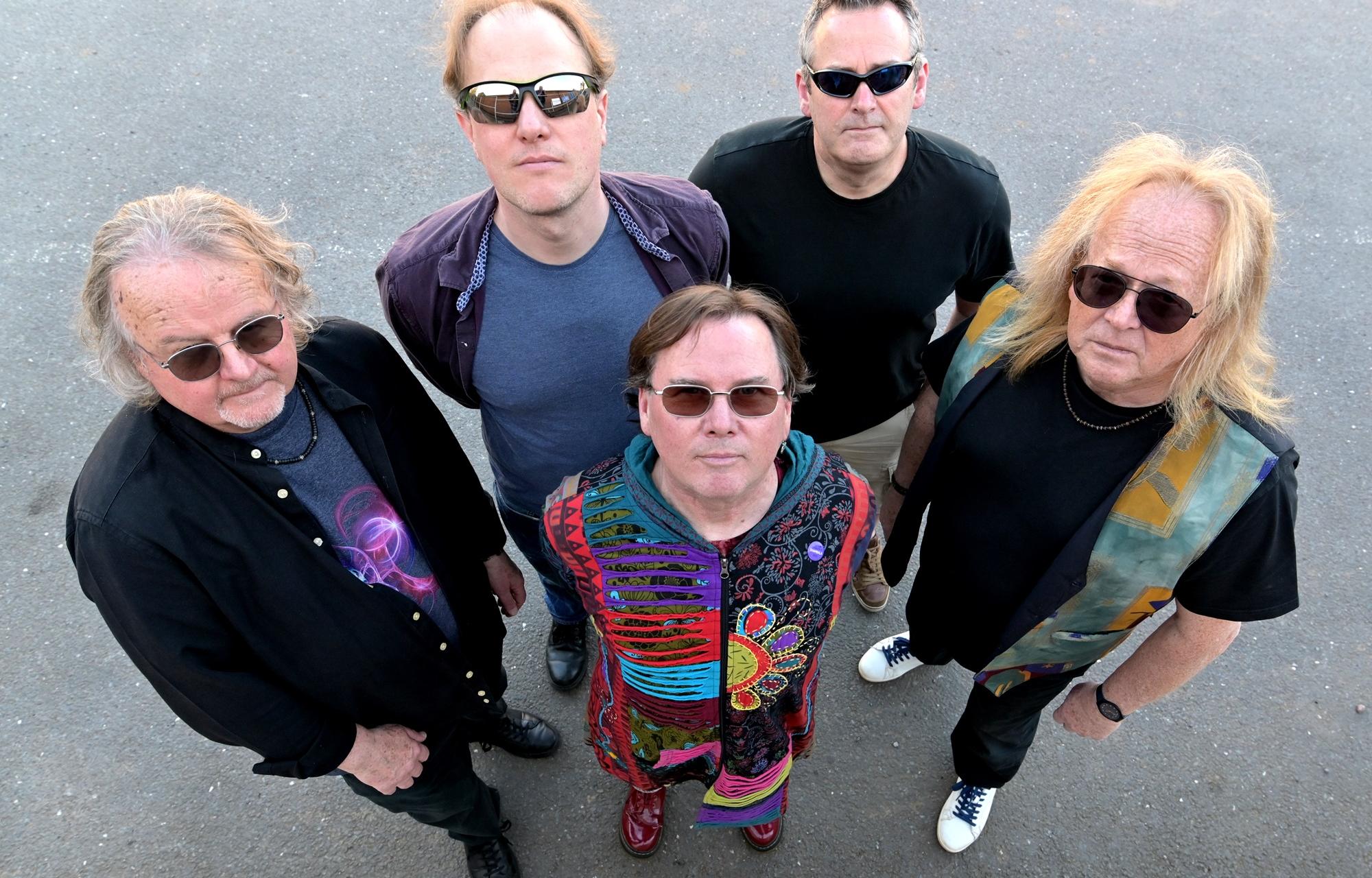 Glass Satellites – Marillion Tribute